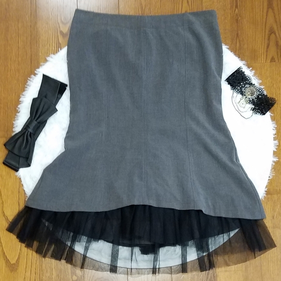 Fleurish Tulle Hem Skirt in Gray w/ Black Tulle - Picture 2 of 8